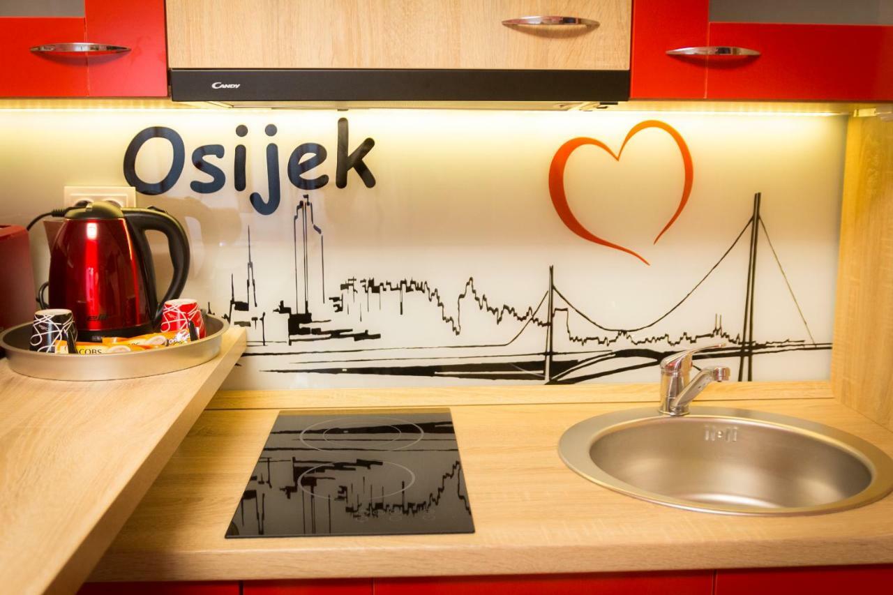 Design Apartments Red Blue 奥西耶克 外观 照片